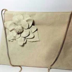 Elegant Cream Floral Suede Clutch - Vintage Reva 70s